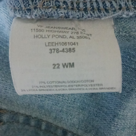 Lee - Picture 3 of 4